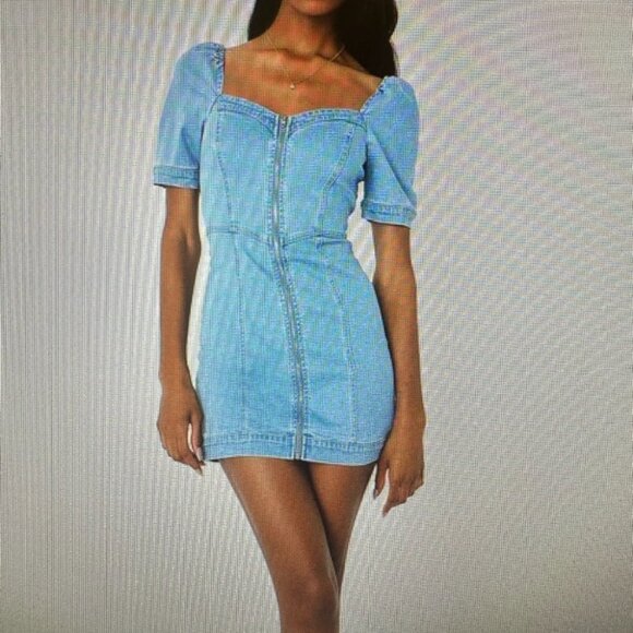 LULU'S SHORT SEEEVE JEAN MINI DRESS NWT S - Picture 1 of 6